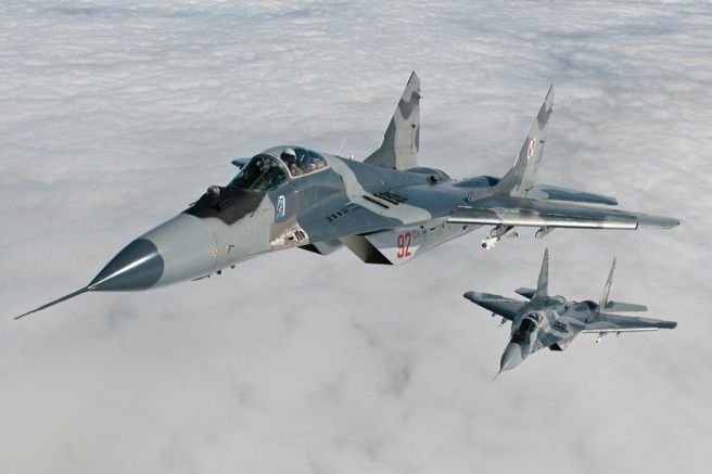 Полша е прехвърлила 10 изтребителя МиГ 29 на Украйна Това съобщава