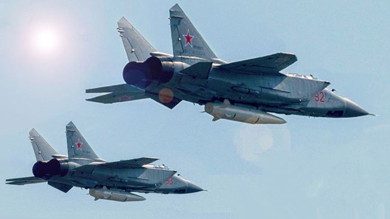 Руски изтребители МиГ 31 въоръжени с ракети Кинжал започват да патрулират