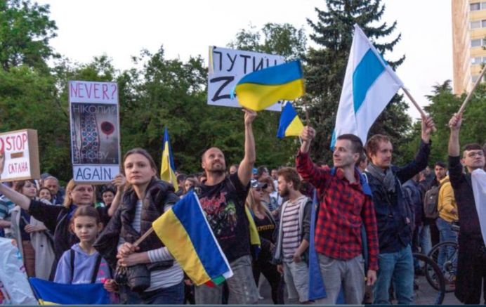 Митинги в подкрепа на бежанците и противниците на режима на Владимир