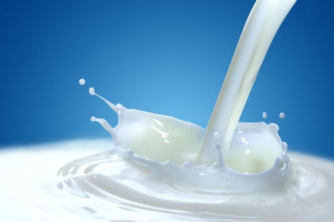 Диетологът Майкъл Мосли предупреди за вредата от обезмаслените млечни продукти