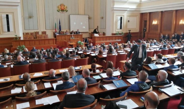 Напрежение в Народното събрание заради избор на председателите на постоянни