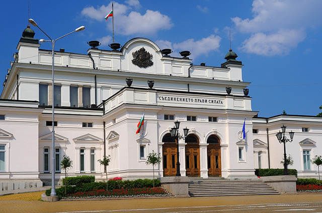 Най голямата парламентарна група ГЕРБ СДС внесе в деловодството на Народното събрание