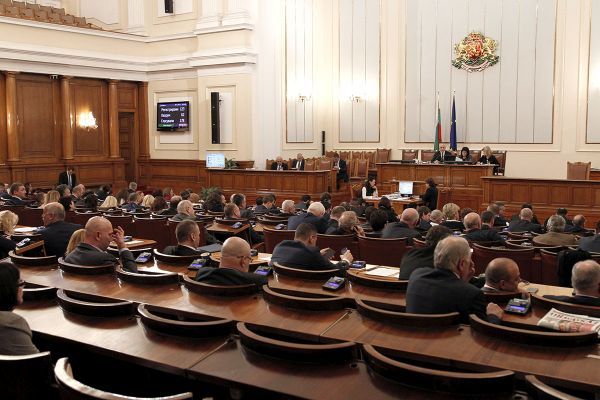 Народните представители отмениха великденската ваканция на 49 я парламент за 2023