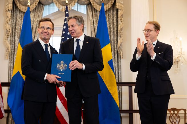 На 7 март Швеция стана 32 ият член на НАТО в
