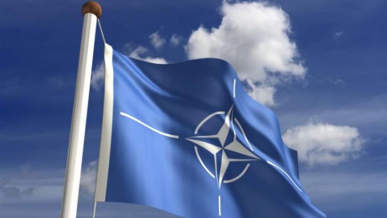 Съединените щати и техните съюзници от НАТО обсъждат изпращането на