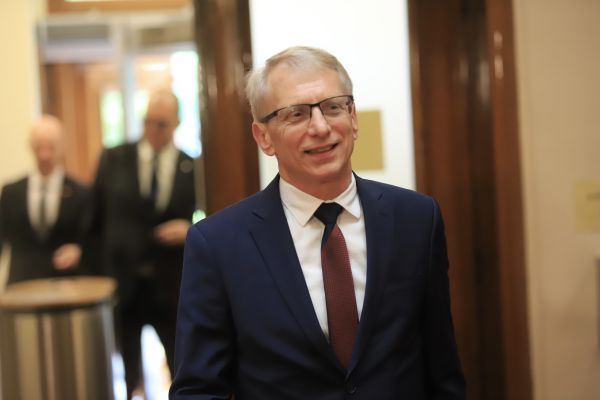 Премиерът Николай Денков заяви че ниското обществено доверие към правителството