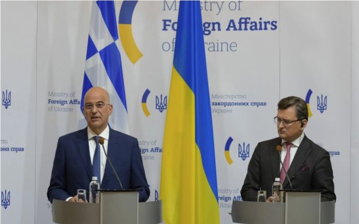 Украинският външен министър Дмитро Кулеба е поискал от гръцкия си