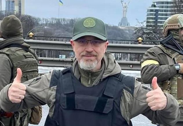 Министърът на отбраната на Украйна Олексий Резников покани чуждестранни пилоти
