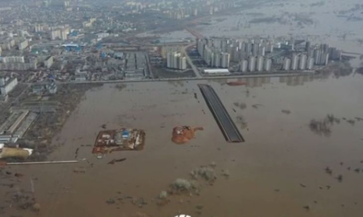 В Русия нивото на река Урал в района на град
