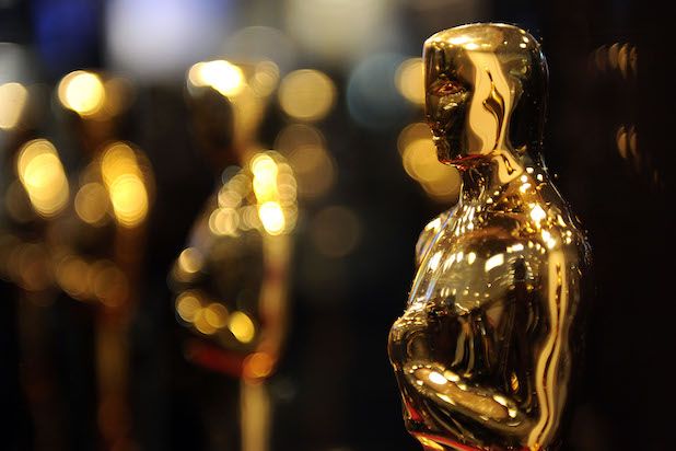 Актрисата Анджела Басет беше отличена с почетен Оскар за цялостен