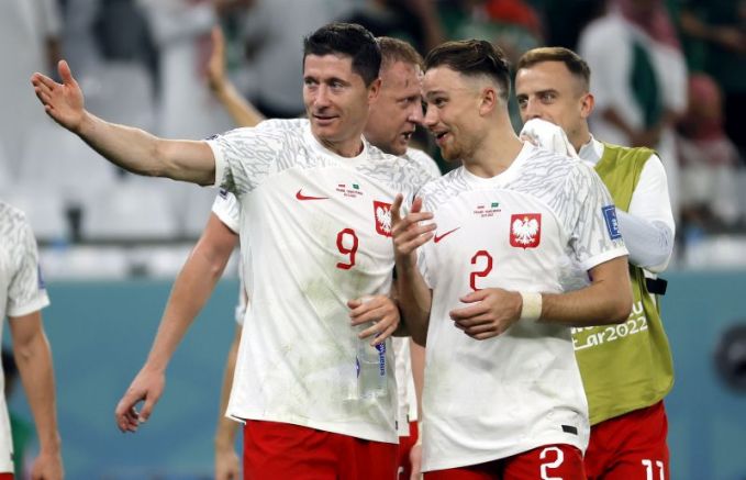 Отборът на Полша записа първа победа на Мондиал 2022 след