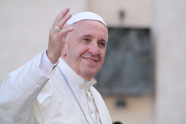 Папа Франциск напусна болницата Джемели, където бе лекуван от бронхит,