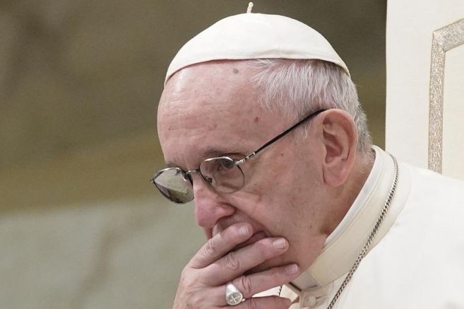 Папата проведе телефонен разговор с украинския президент Владимир Зеленски, съобщи