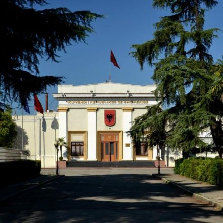 Напрежението между опозицията и парламентарното мнозинство в Албания продължи и