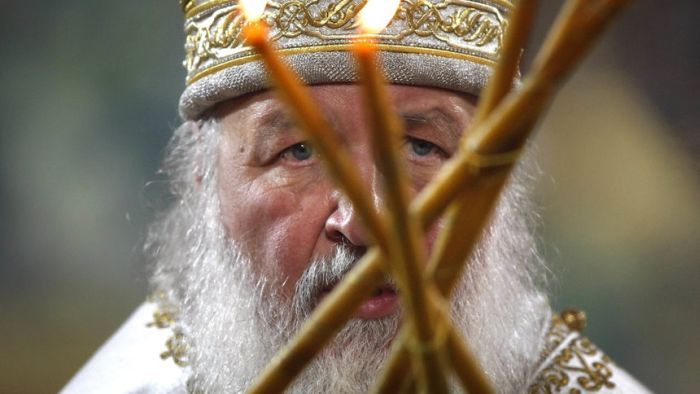 Виден либерален свещеник е изправен пред изключване от Руската православна