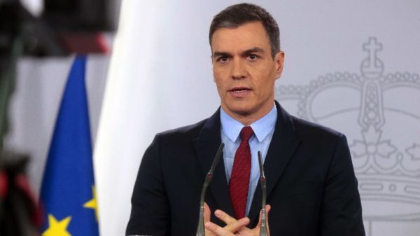 Испанският премиер Педро Санчес каза че ще покани парламента да