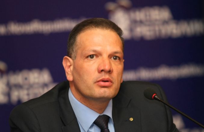 Петър СлавовГоспода депутати, титулуващи се демократи’“ - спирането на процедурата