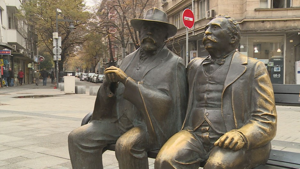 Статуята на Петко и Пенчо Славейкови, снимка: БТВ