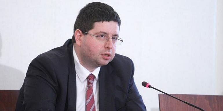 Правителството в оставка на Кирил Петков подцени инфлацията а скандалът