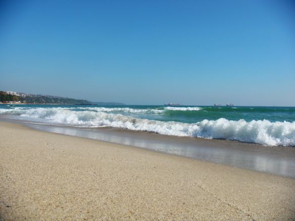 Труп на мъж е намерен на плажа в Слънчев бряг