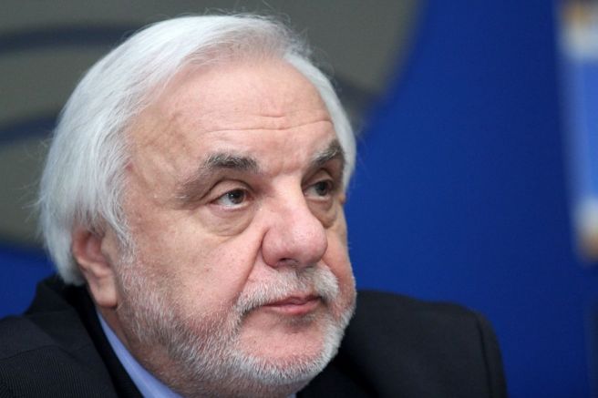 Директорът на столичната опера акад Пламен Карталов констатира че министърът
