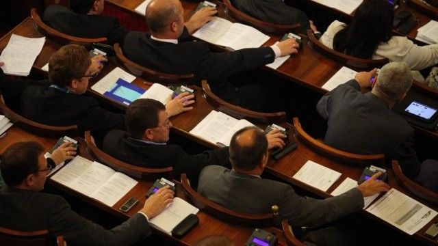 Законопроектът за противодействие на корупцията влиза за гласуване в пленарна