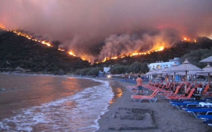 Пожарът в гръцката област Еврос в района на Дадия обхвана