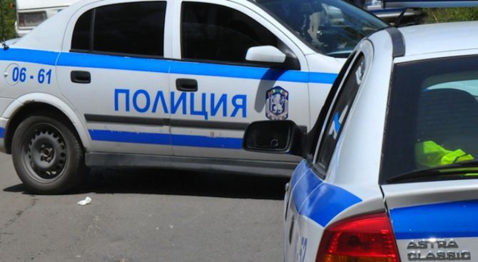 Засилено е полицейското присъствие в Казанлък след нападението над полицай