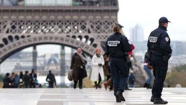 Френски съд осъди трима полицаи за доброволно насилие срещу млад