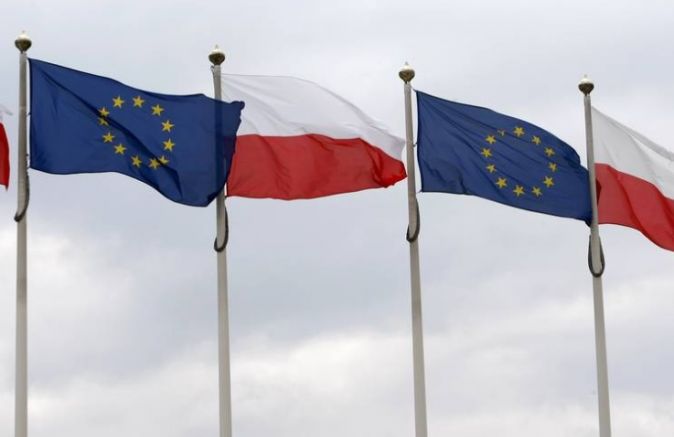 Горната камара на полския парламент Сенатът прие резолюция с която