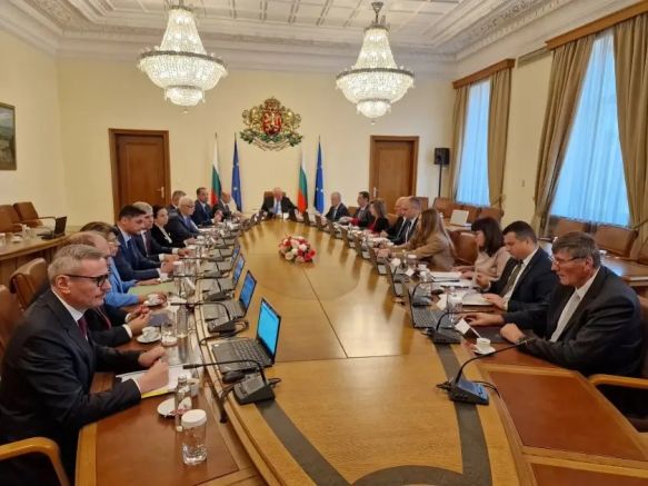 Служебният премиер Димитър Главчев ще инициира среща с министъра на