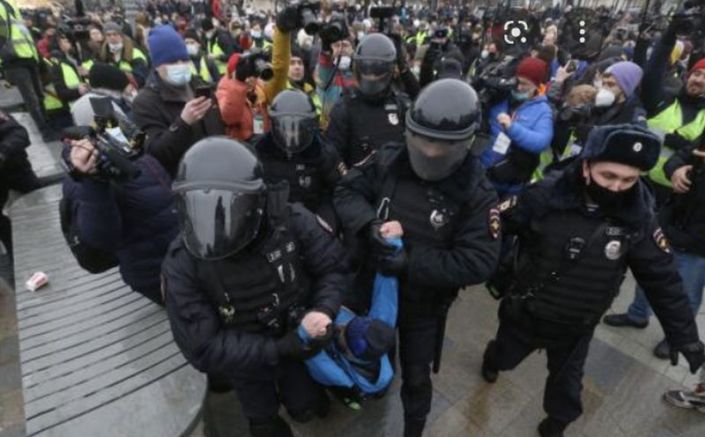 Решението за мобилизация предизвика протести в редица руски градове.