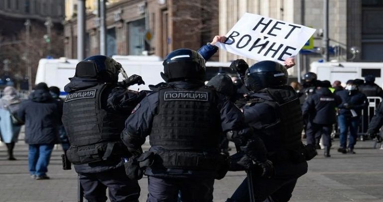 Руската полиция по време на антивоенен митинг - архив