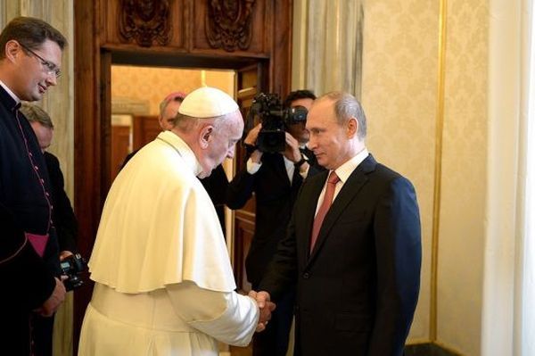 Русия отправи официален протест пред Ватикана заради изказване на папа