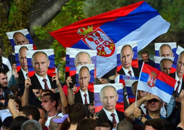 Сърбия налага култ към Путин на Балканите