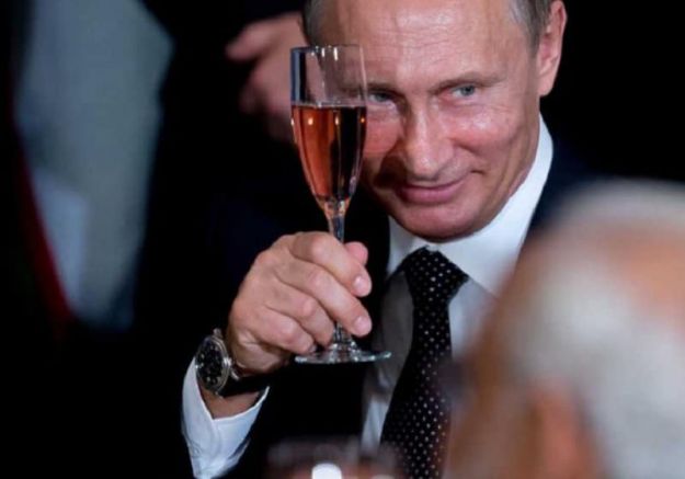 Русия продължава да внася елитни европейски вина, въпреки въведените санкции.