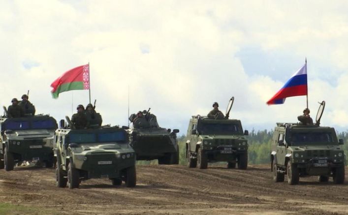 Днес в Беларус пристигна поредният ешелон с руска военна техника.