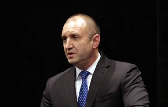Държавният глава Румен Радев сезираКонституционния съдс искане за обявяване за