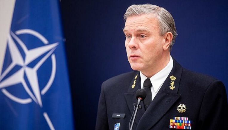 Адмирал Роб Бауер ръководител на Военния комитет на НАТО призова
