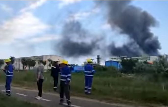 Тежък инцидент е станал в най голямата румънска петролна рафинерия Петромидия