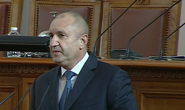 Румен Радев държа реч пред новите депутати в 48-ото Народно