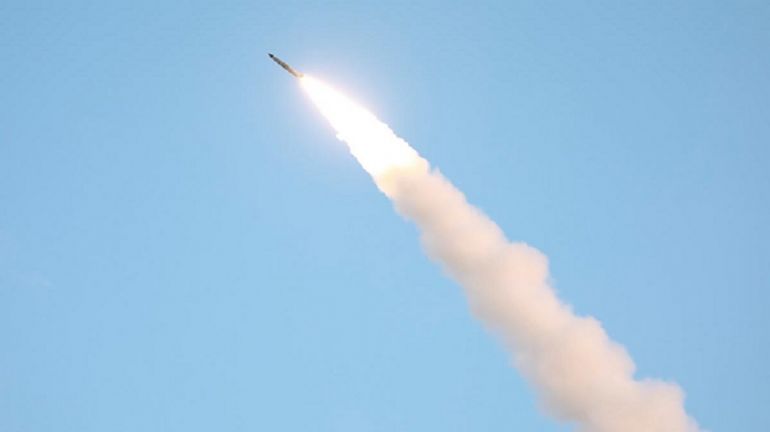 Северна Корея вероятно е изстреляла нов тип балистична ракета, която