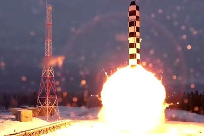 Русия e провела тест на междуконтинентална балистична ракета, като това