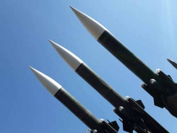 Нова доставка на оръжия от Германия включваща ракети и леки