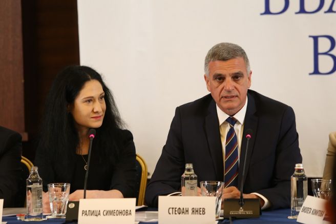 Съоснователката на партия Български възход Ралица Симеонова обяви, че напуска