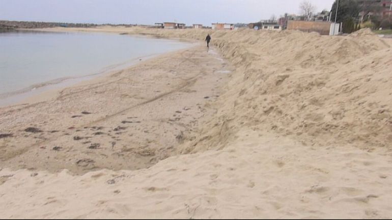 След повторна проверка на екоинспекцията на плажа в Равда днес
