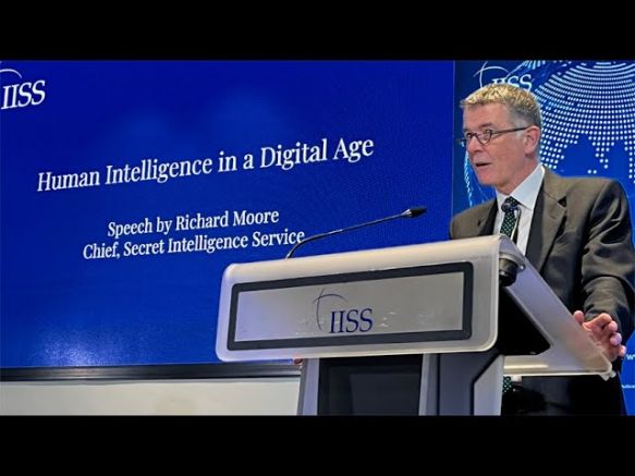Ръководителят на MI6 Ричард Мур отправи призив в реч пред