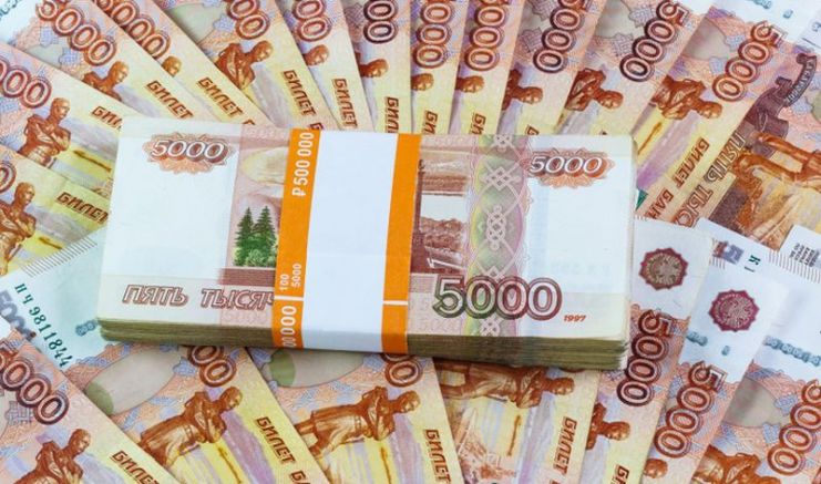 Руската рубла падна над 100 за един долар, спрямо най-ниското