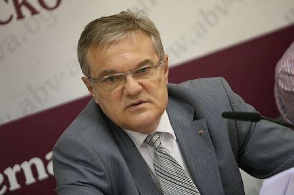 Лидерът на АБВ Румен Петков ще изпрати 70 те шпиони на
