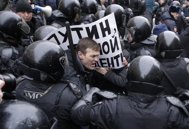 Екипът на излежаващия присъда в затвора Алексей Навални съобщи че